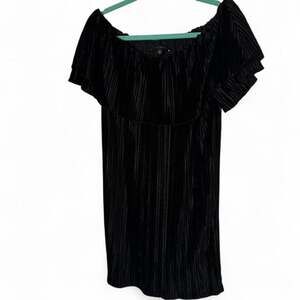 Sanctuary Black Pleated Velvet Off-the-Shoulder Dress Size M